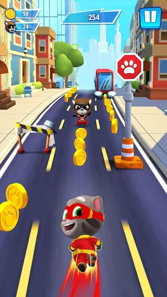 Talking Tom Hero Dash (Мод Много денег и кристаллов) — скриншот 1
